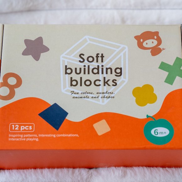 Silicone Interlocking Building Blocks - Picture 5 of 7